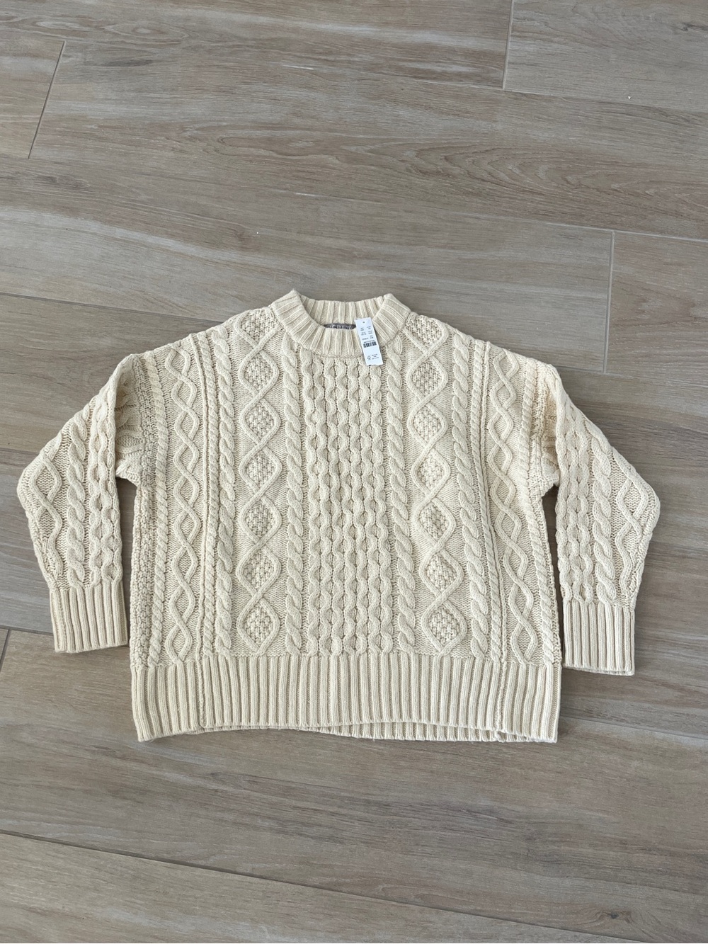 NWT JCrew Cream Cable Knit Sweater Size S/M Classic